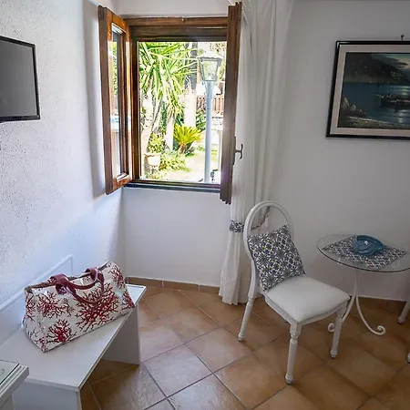 فيلة The Garden On Capri