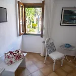 فيلة The Garden On Capri