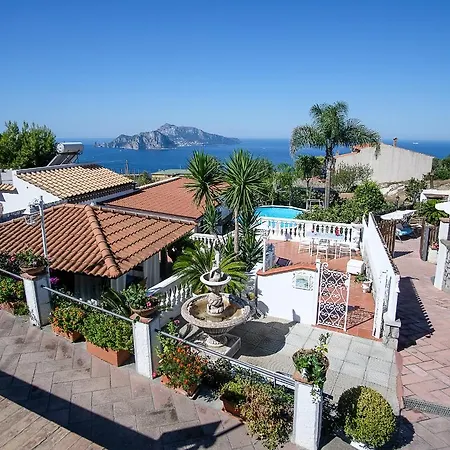 The Garden On Capri ماسّا لوبْرينسِ
